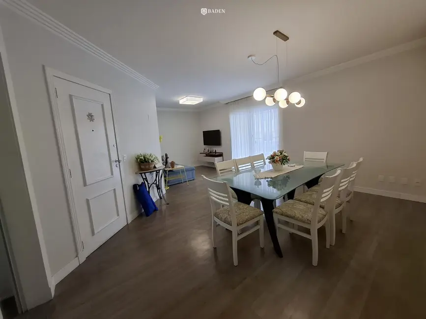 Apartamento com 3 quartos à venda, 218m2 em Centro, Balneario Camboriu - SC - imagem 8 Foto 8 de Apartamento com 3 quartos à venda, 218m2 em Centro, Balneario Camboriu - SC