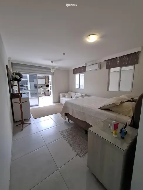 Apartamento com 1 quarto à venda, 80m2 em Centro, Balneario Camboriu - SC - imagem 4 Foto 4 de Apartamento com 1 quarto à venda, 80m2 em Centro, Balneario Camboriu - SC
