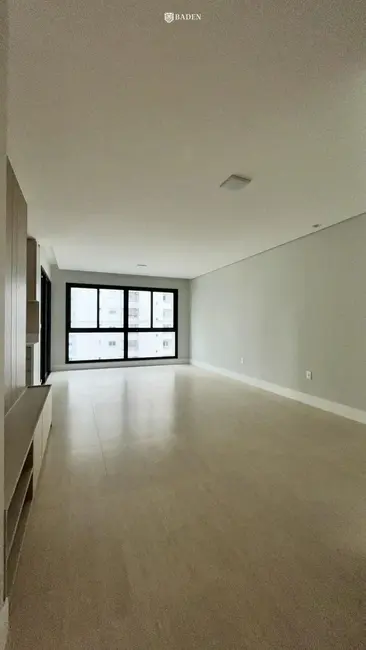 Apartamento com 3 quartos à venda, 120m2 em Centro, Balneario Camboriu - SC - imagem 2 Foto 2 de Apartamento com 3 quartos à venda, 120m2 em Centro, Balneario Camboriu - SC