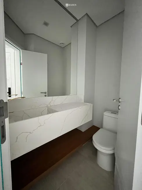 Apartamento com 3 quartos à venda, 120m2 em Centro, Balneario Camboriu - SC - imagem 3 Foto 3 de Apartamento com 3 quartos à venda, 120m2 em Centro, Balneario Camboriu - SC