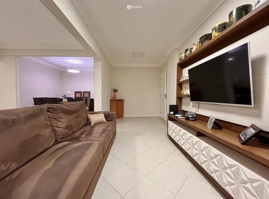 Apartamento com 3 quartos à venda, 207m2 em Centro, Balneario Camboriu - SC - imagem 1 Foto 1 de Apartamento com 3 quartos à venda, 207m2 em Centro, Balneario Camboriu - SC