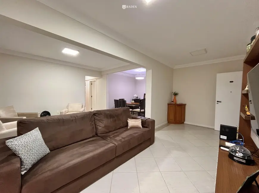 Apartamento com 3 quartos à venda, 207m2 em Centro, Balneario Camboriu - SC - imagem 8 Foto 8 de Apartamento com 3 quartos à venda, 207m2 em Centro, Balneario Camboriu - SC