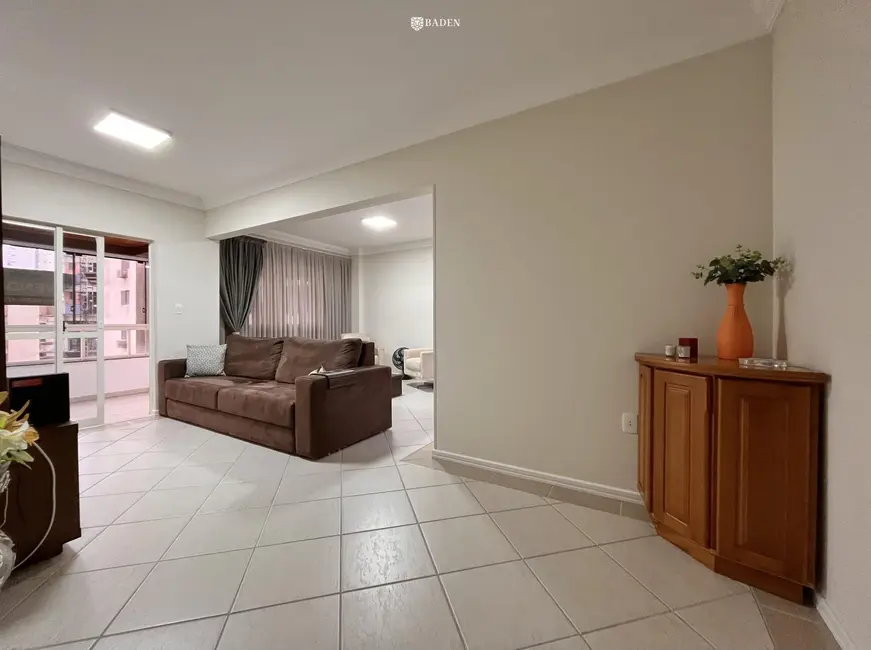 Apartamento com 3 quartos à venda, 207m2 em Centro, Balneario Camboriu - SC - imagem 2 Foto 2 de Apartamento com 3 quartos à venda, 207m2 em Centro, Balneario Camboriu - SC