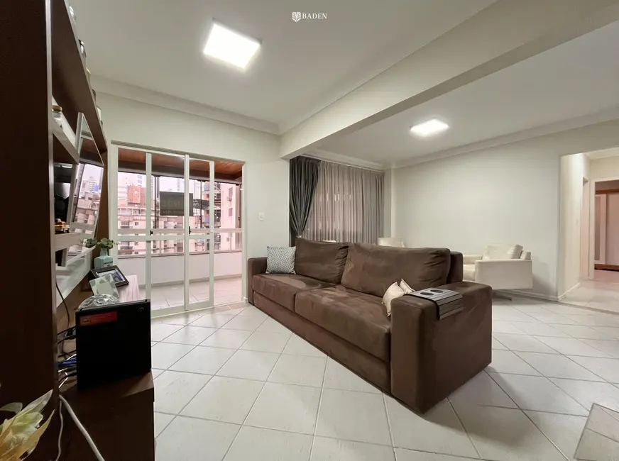 Apartamento com 3 quartos à venda, 207m2 em Centro, Balneario Camboriu - SC - imagem 6 Foto 6 de Apartamento com 3 quartos à venda, 207m2 em Centro, Balneario Camboriu - SC