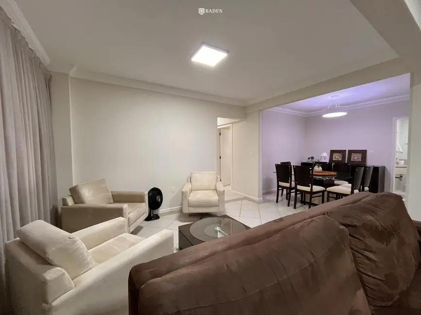 Apartamento com 3 quartos à venda, 207m2 em Centro, Balneario Camboriu - SC - imagem 9 Foto 9 de Apartamento com 3 quartos à venda, 207m2 em Centro, Balneario Camboriu - SC