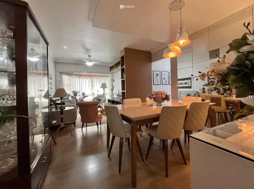 Apartamento com 3 quartos à venda, 145m2 em Centro, Balneario Camboriu - SC - imagem 2 Foto 2 de Apartamento com 3 quartos à venda, 145m2 em Centro, Balneario Camboriu - SC