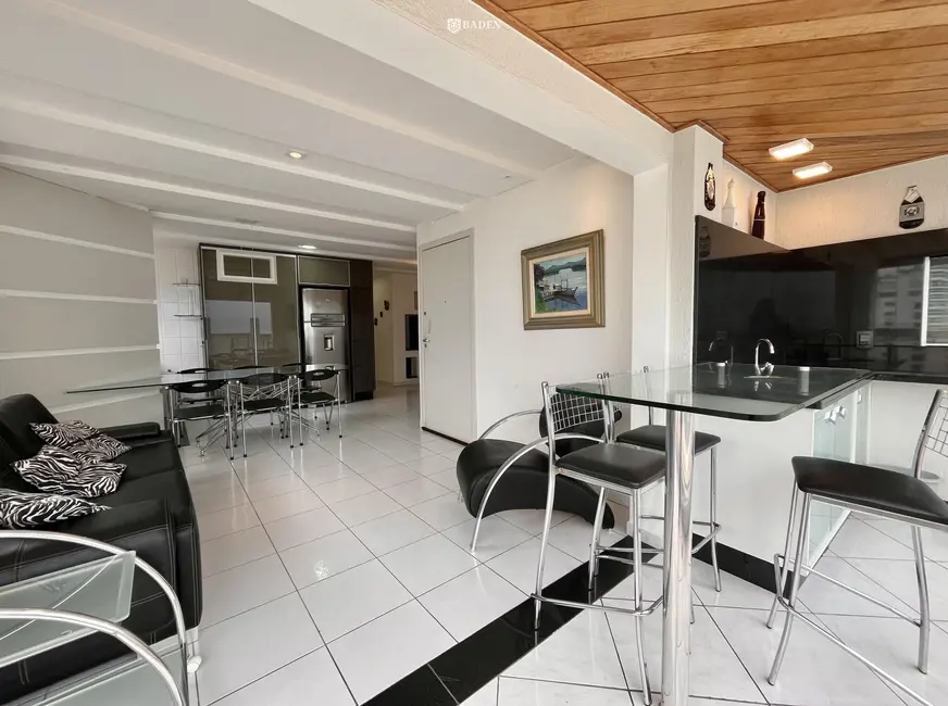 Apartamento com 2 quartos à venda, 102m2 em Centro, Balneario Camboriu - SC - imagem 8 Foto 8 de Apartamento com 2 quartos à venda, 102m2 em Centro, Balneario Camboriu - SC