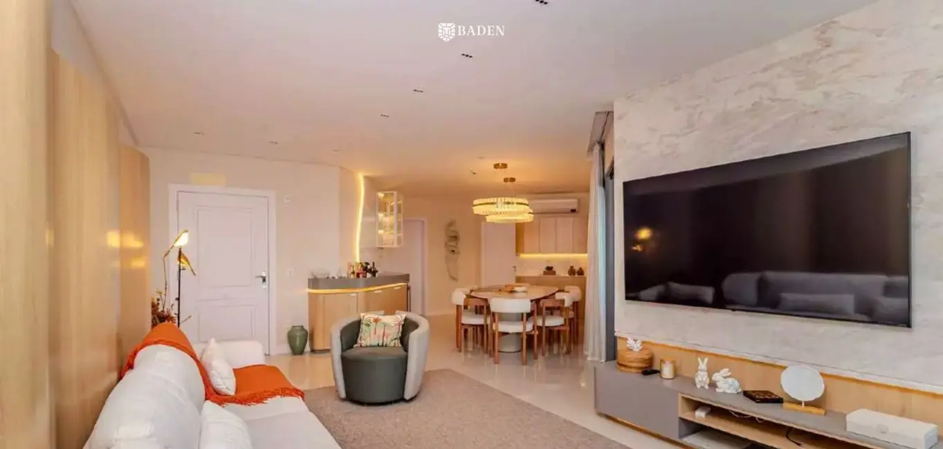 Apartamento com 4 quartos à venda, 182m2 em Centro, Balneario Camboriu - SC - imagem 2 Foto 2 de Apartamento com 4 quartos à venda, 182m2 em Centro, Balneario Camboriu - SC
