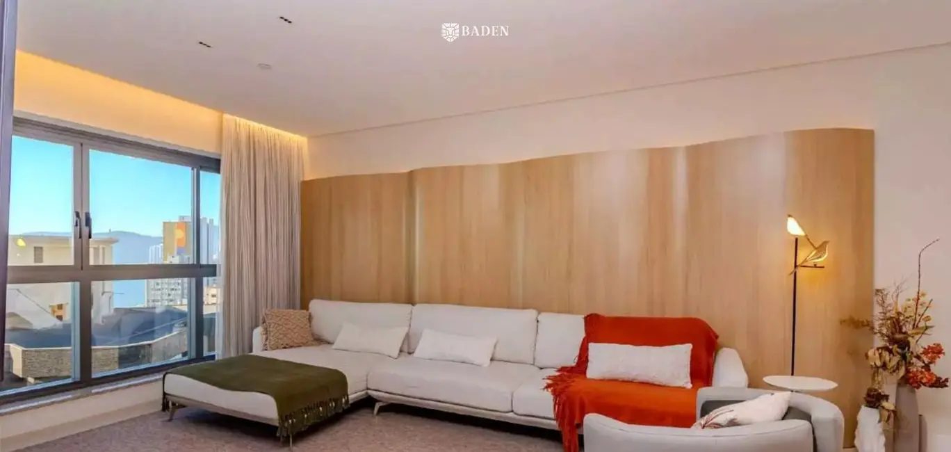 Apartamento com 4 quartos à venda, 182m2 em Centro, Balneario Camboriu - SC - imagem 1 Foto 1 de Apartamento com 4 quartos à venda, 182m2 em Centro, Balneario Camboriu - SC