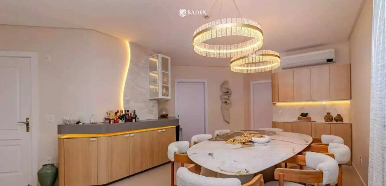 Apartamento com 4 quartos à venda, 182m2 em Centro, Balneario Camboriu - SC - imagem 4 Foto 4 de Apartamento com 4 quartos à venda, 182m2 em Centro, Balneario Camboriu - SC