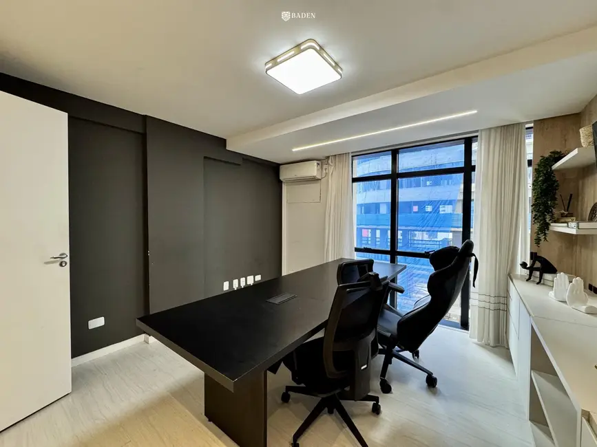 Foto 6 de Sala Comercial com 3 quartos à venda, 70m2 em Centro, Balneario Camboriu - SC