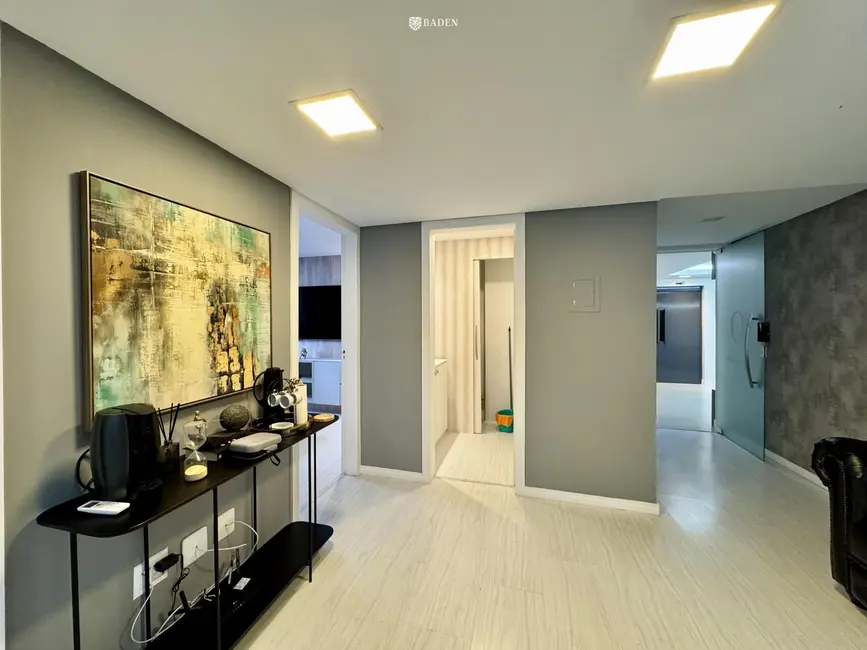 Foto 3 de Sala Comercial com 3 quartos à venda, 70m2 em Centro, Balneario Camboriu - SC
