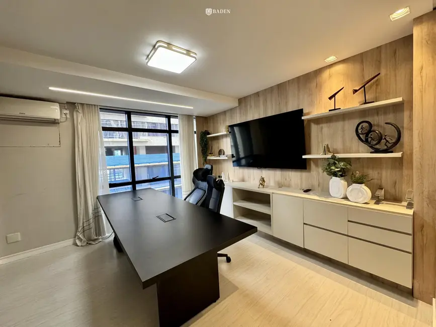 Foto 4 de Sala Comercial com 3 quartos à venda, 70m2 em Centro, Balneario Camboriu - SC