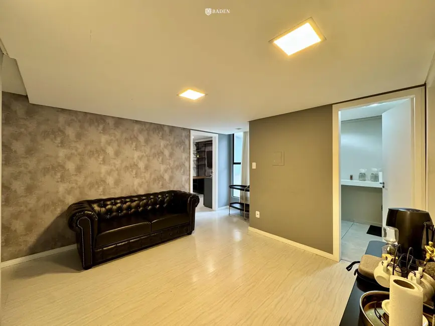 Foto 2 de Sala Comercial com 3 quartos à venda, 70m2 em Centro, Balneario Camboriu - SC