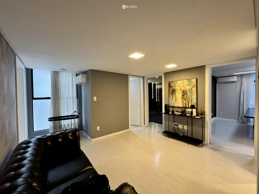 Foto 1 de Sala Comercial com 3 quartos à venda, 70m2 em Centro, Balneario Camboriu - SC