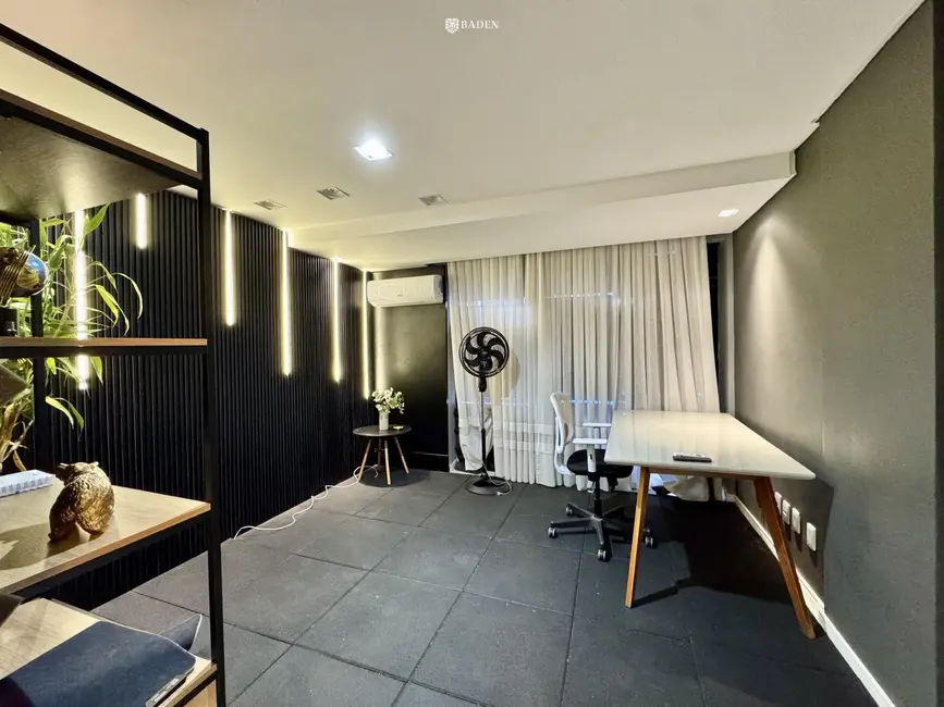 Foto 8 de Sala Comercial com 3 quartos à venda, 70m2 em Centro, Balneario Camboriu - SC