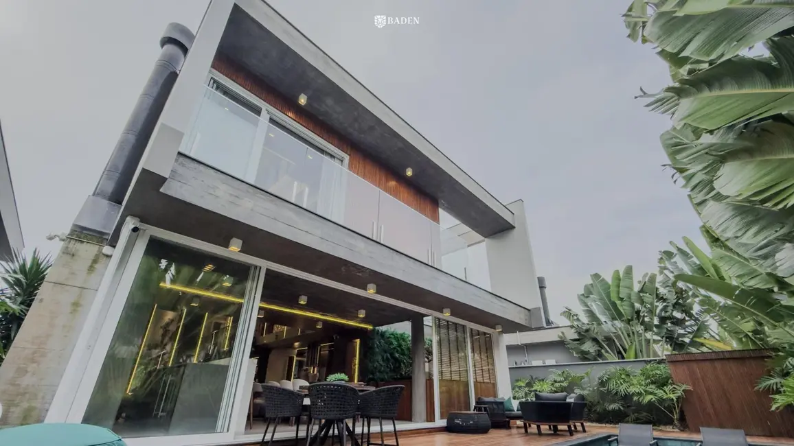 Foto 3 de Casa com 3 quartos à venda, 366m2 em Balneario Camboriu - SC