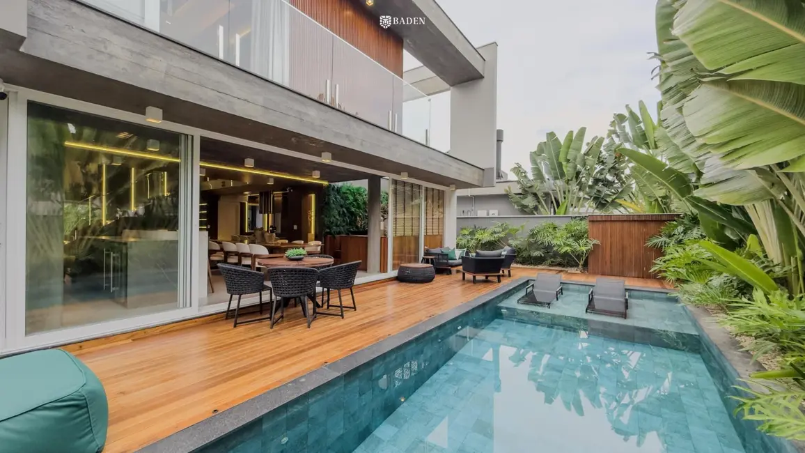 Foto 6 de Casa com 3 quartos à venda, 366m2 em Balneario Camboriu - SC