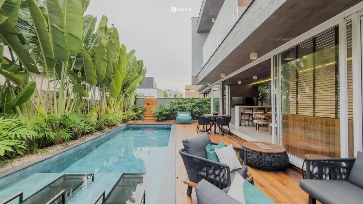 Foto 9 de Casa com 3 quartos à venda, 366m2 em Balneario Camboriu - SC