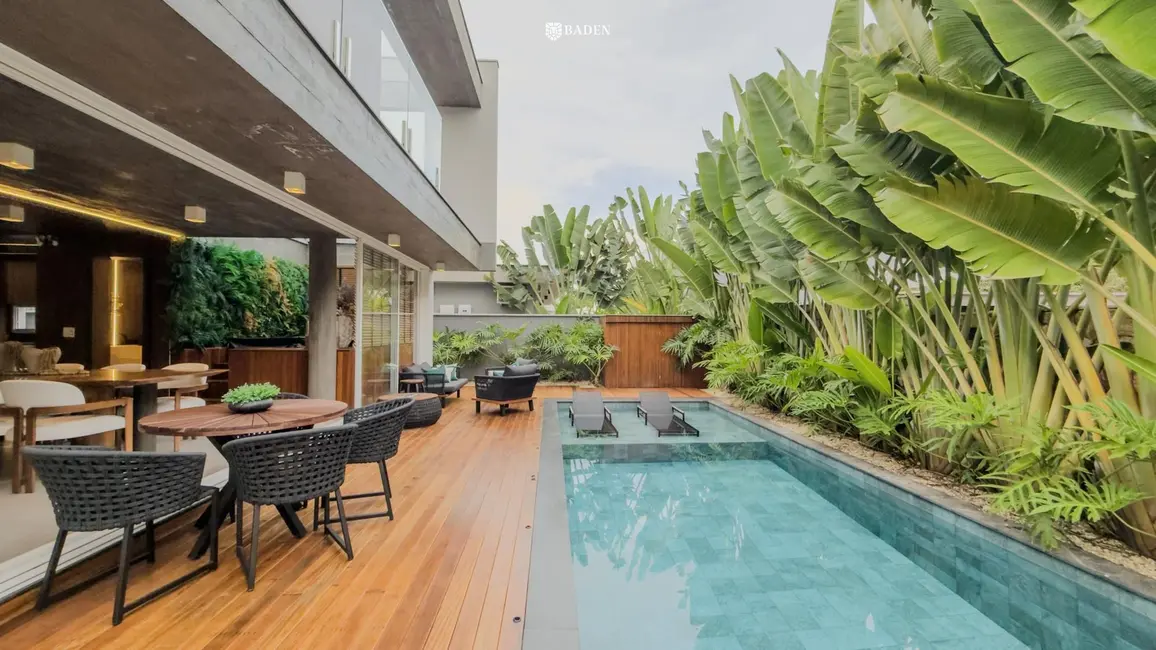 Foto 5 de Casa com 3 quartos à venda, 366m2 em Balneario Camboriu - SC