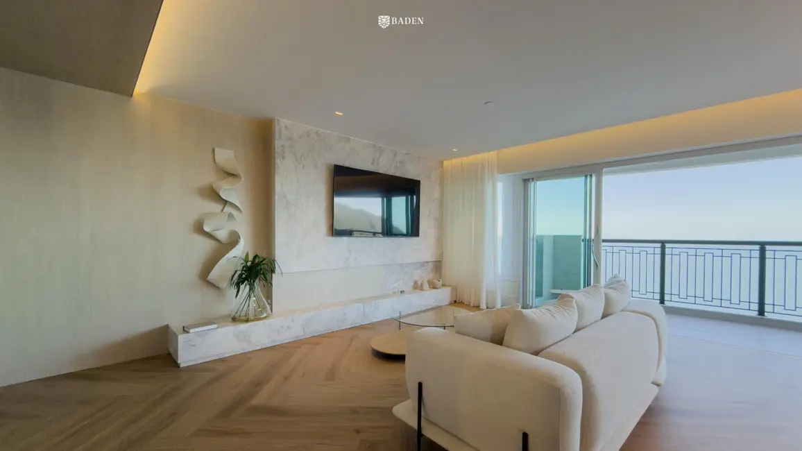 Apartamento com 4 quartos à venda, 230m2 em Centro, Balneario Camboriu - SC - imagem 2 Foto 2 de Apartamento com 4 quartos à venda, 230m2 em Centro, Balneario Camboriu - SC
