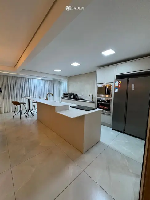 Foto 3 de Apartamento com 4 quartos à venda, 180m2 em Centro, Balneario Camboriu - SC