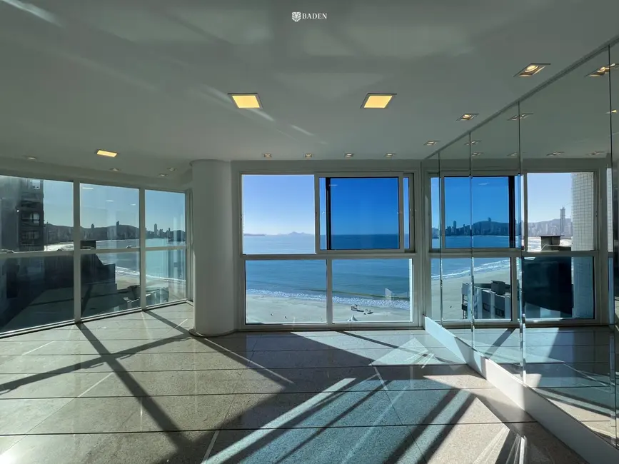 Apartamento com 4 quartos para alugar, 316m2 em Balneario Camboriu - SC - imagem 5 Foto 5 de Apartamento com 4 quartos para alugar, 316m2 em Balneario Camboriu - SC