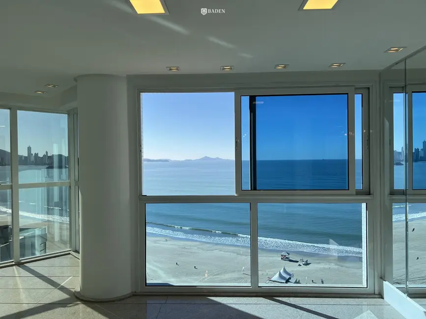 Apartamento com 4 quartos para alugar, 316m2 em Balneario Camboriu - SC - imagem 1 Foto 1 de Apartamento com 4 quartos para alugar, 316m2 em Balneario Camboriu - SC