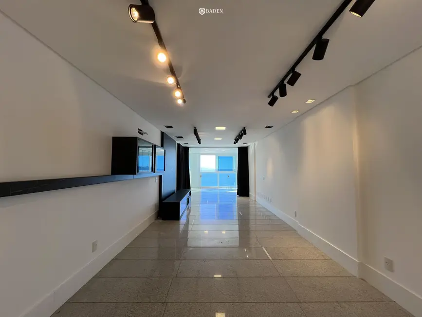 Apartamento com 4 quartos para alugar, 316m2 em Balneario Camboriu - SC - imagem 3 Foto 3 de Apartamento com 4 quartos para alugar, 316m2 em Balneario Camboriu - SC