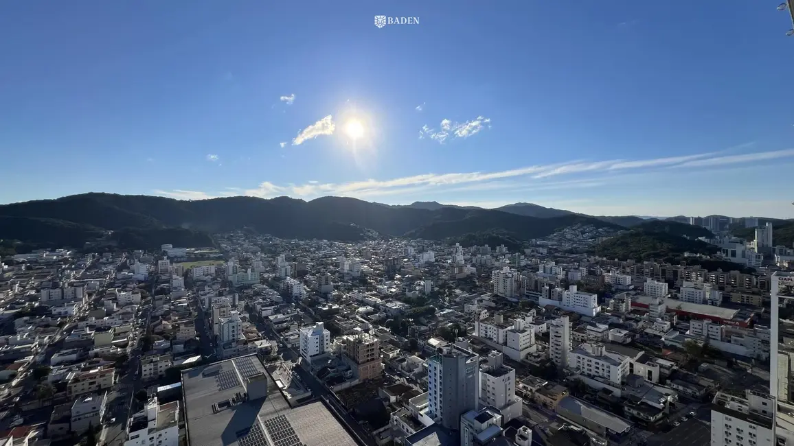 Foto 9 de Apartamento com 4 quartos para alugar, 130m2 em Centro, Balneario Camboriu - SC