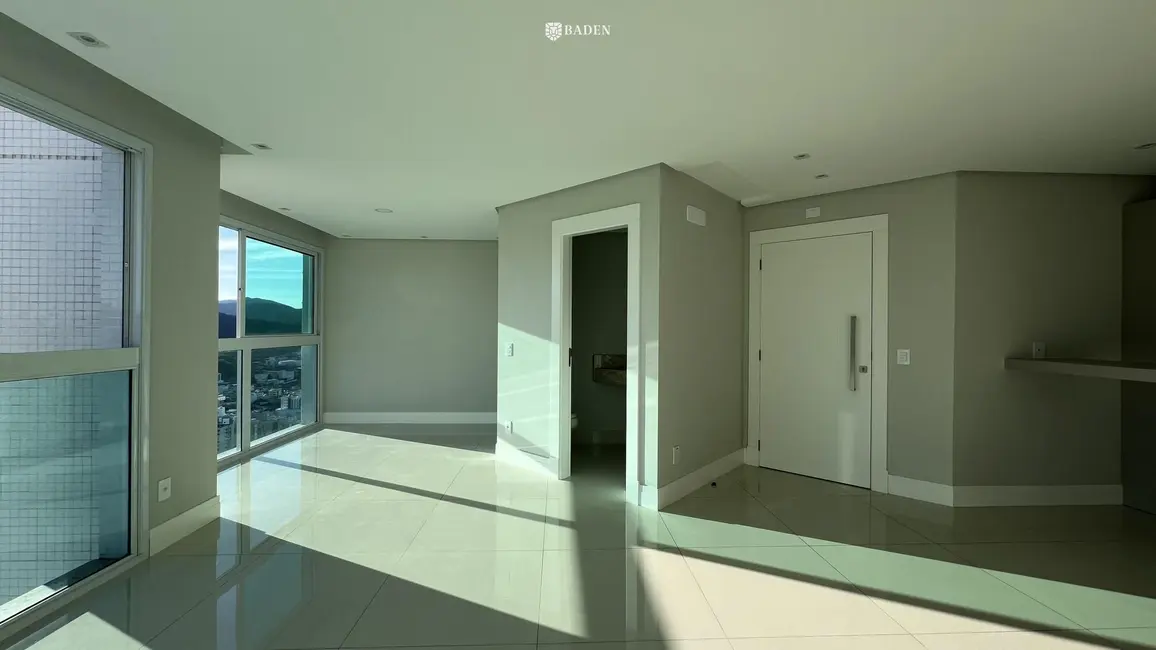 Foto 5 de Apartamento com 4 quartos para alugar, 130m2 em Centro, Balneario Camboriu - SC