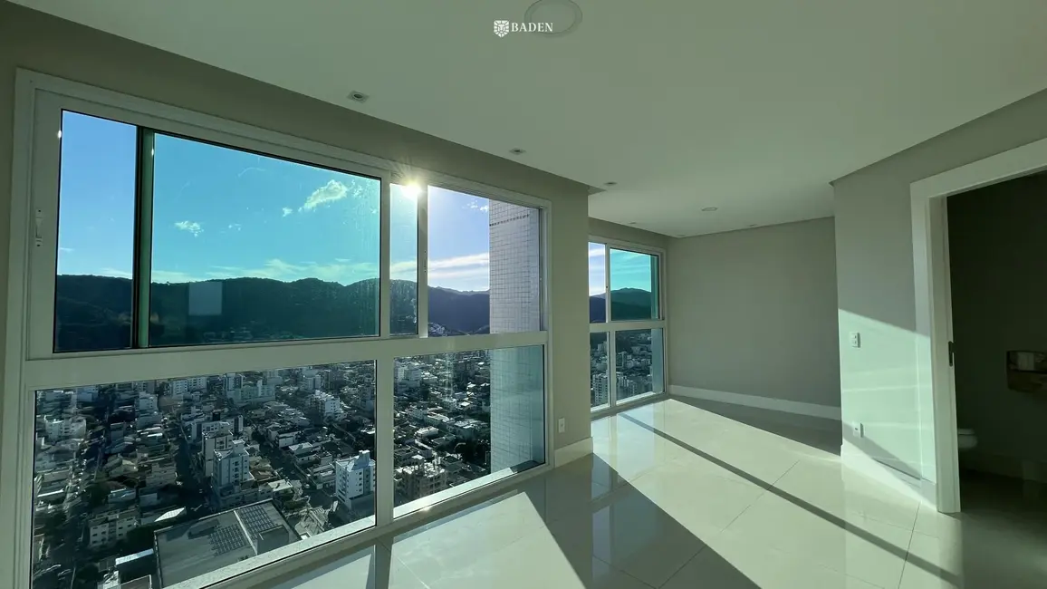 Foto 4 de Apartamento com 4 quartos para alugar, 130m2 em Centro, Balneario Camboriu - SC