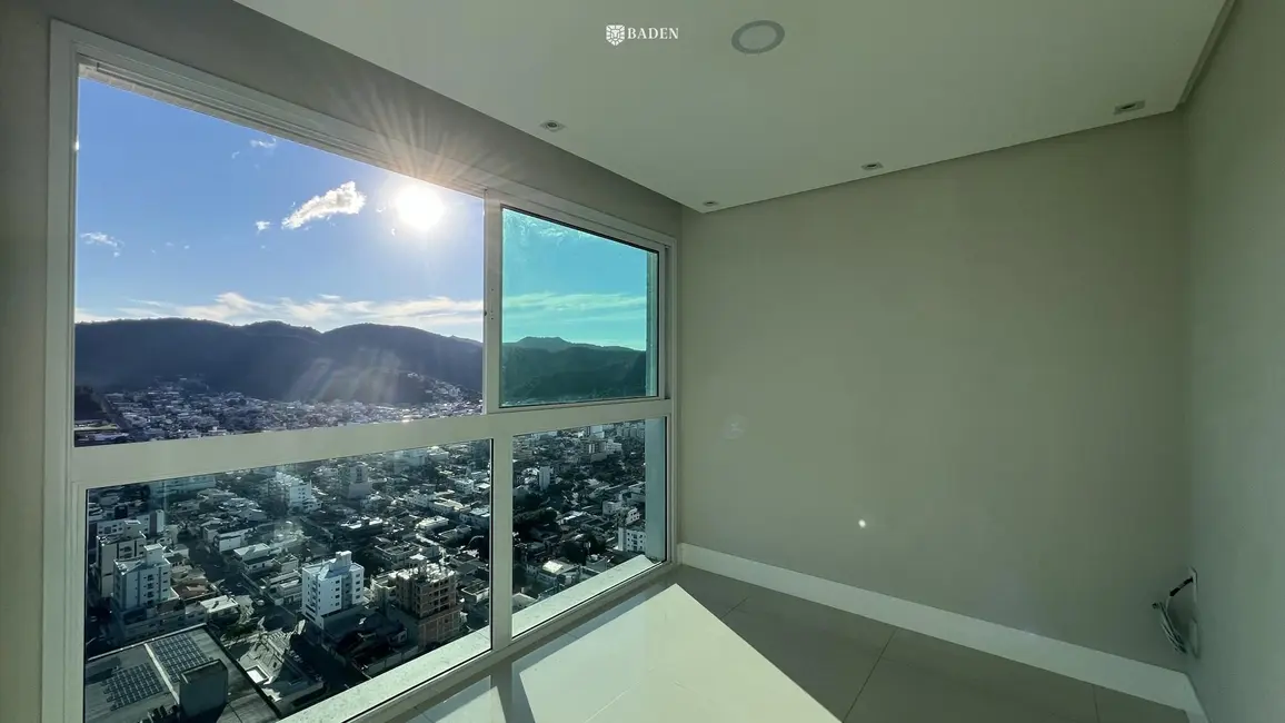Foto 8 de Apartamento com 4 quartos para alugar, 130m2 em Centro, Balneario Camboriu - SC