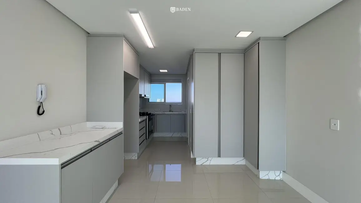 Foto 8 de Apartamento com 4 quartos para alugar, 130m2 em Centro, Balneario Camboriu - SC