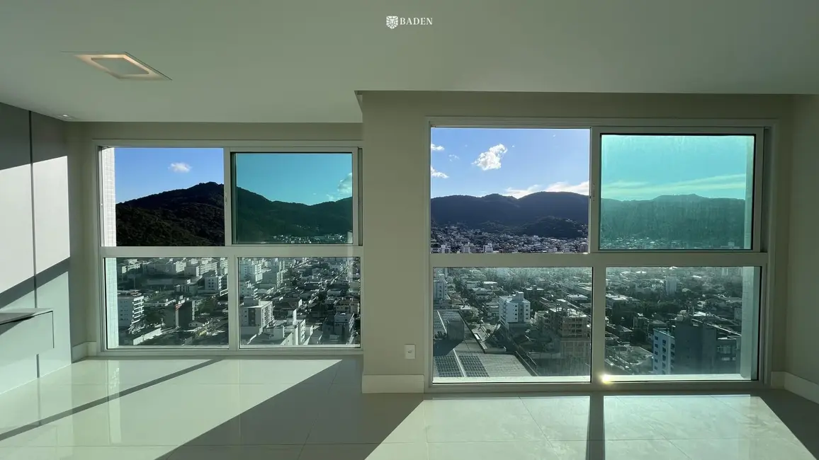 Foto 5 de Apartamento com 4 quartos para alugar, 130m2 em Centro, Balneario Camboriu - SC