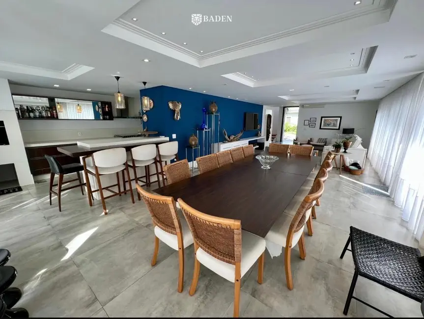 Casa de Condomínio com 4 quartos à venda, 258m2 em Barra, Balneario Camboriu - SC - imagem 2 Foto 2 de Casa de Condomínio com 4 quartos à venda, 258m2 em Barra, Balneario Camboriu - SC