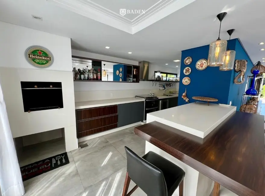 Casa de Condomínio com 4 quartos à venda, 258m2 em Barra, Balneario Camboriu - SC - imagem 3 Foto 3 de Casa de Condomínio com 4 quartos à venda, 258m2 em Barra, Balneario Camboriu - SC