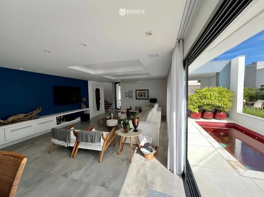 Casa de Condomínio com 4 quartos à venda, 258m2 em Barra, Balneario Camboriu - SC - imagem 4 Foto 4 de Casa de Condomínio com 4 quartos à venda, 258m2 em Barra, Balneario Camboriu - SC