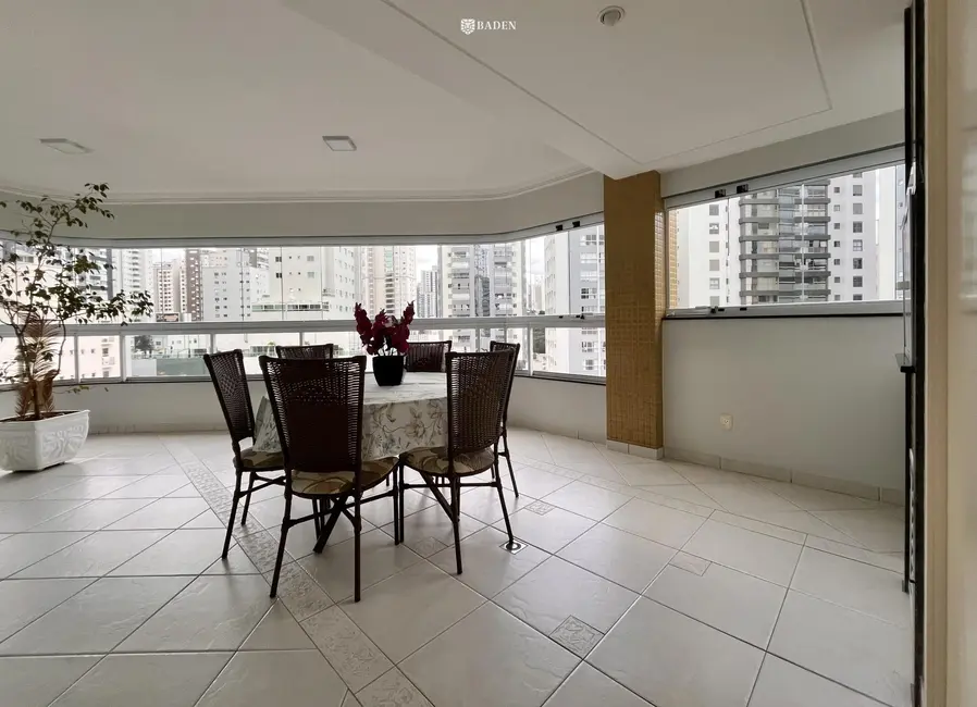 Foto 9 de Apartamento com 3 quartos para alugar, 124m2 em Pioneiros, Balneario Camboriu - SC