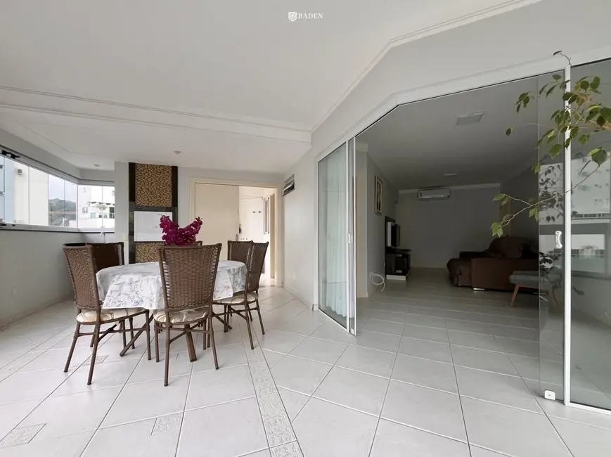 Foto 7 de Apartamento com 3 quartos para alugar, 124m2 em Pioneiros, Balneario Camboriu - SC