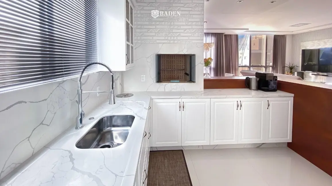 Apartamento com 3 quartos à venda, 118m2 em Centro, Balneario Camboriu - SC - imagem 6 Foto 6 de Apartamento com 3 quartos à venda, 118m2 em Centro, Balneario Camboriu - SC