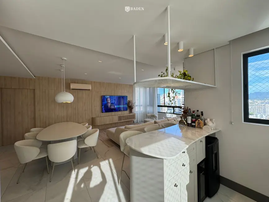 Foto 2 de Apartamento com 3 quartos à venda, 130m2 em Centro, Balneario Camboriu - SC