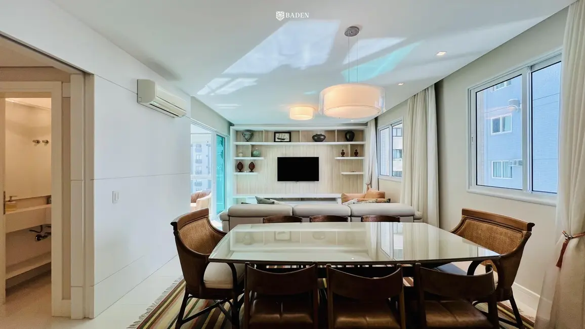 Apartamento com 3 quartos para alugar, 152m2 em Balneario Camboriu - SC - imagem 2 Foto 2 de Apartamento com 3 quartos para alugar, 152m2 em Balneario Camboriu - SC