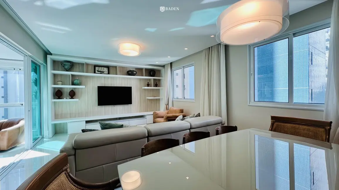 Apartamento com 3 quartos para alugar, 152m2 em Balneario Camboriu - SC - imagem 5 Foto 5 de Apartamento com 3 quartos para alugar, 152m2 em Balneario Camboriu - SC