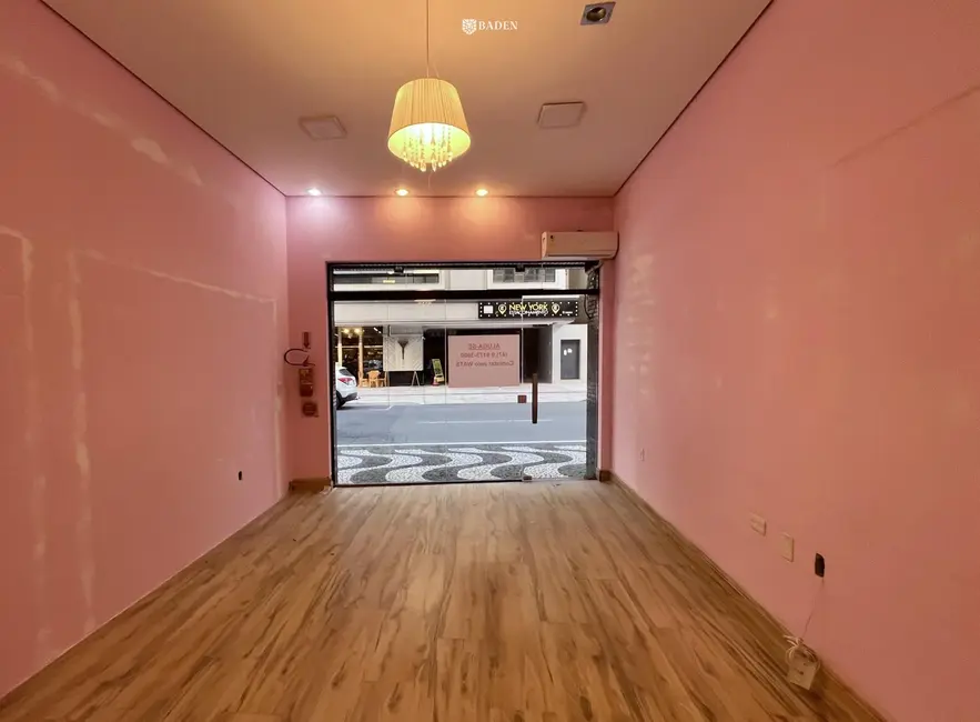 Foto 6 de Sala Comercial com 1 quarto para alugar, 41m2 em Centro, Balneario Camboriu - SC
