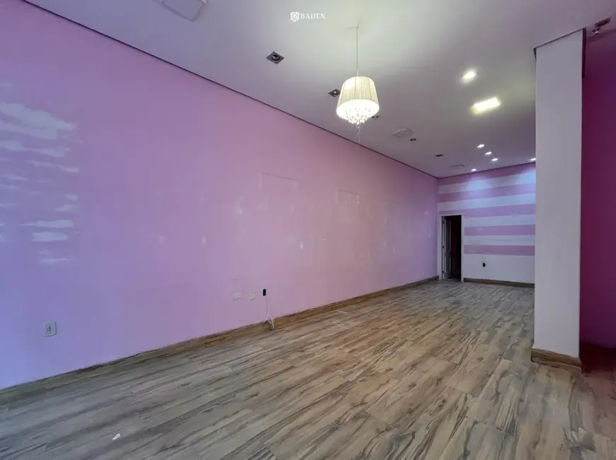 Foto 3 de Sala Comercial com 1 quarto para alugar, 41m2 em Centro, Balneario Camboriu - SC