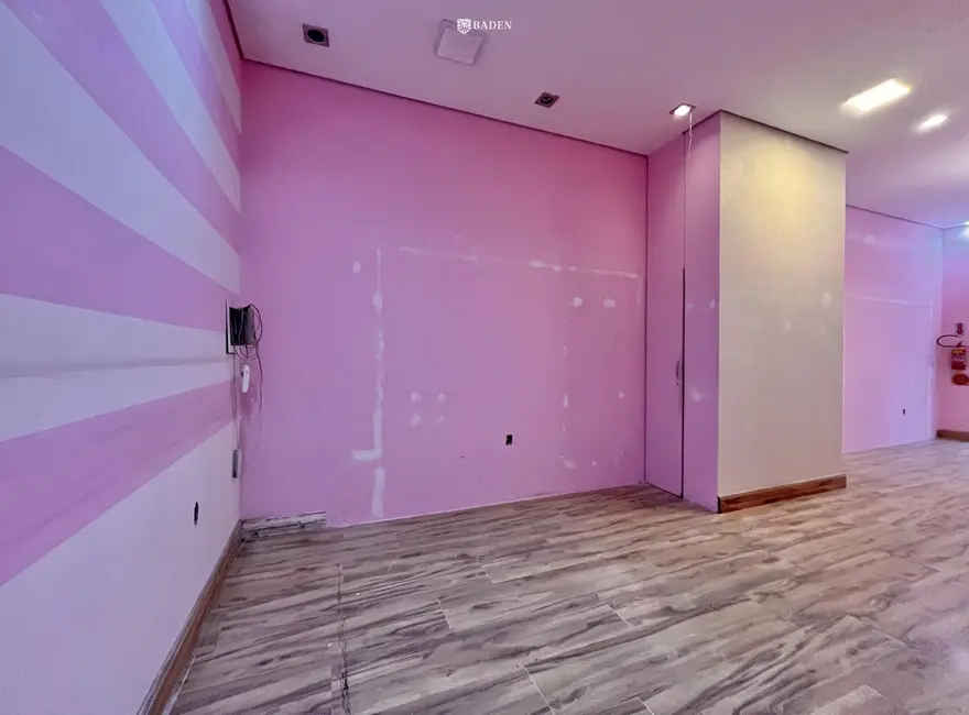 Foto 5 de Sala Comercial com 1 quarto para alugar, 41m2 em Centro, Balneario Camboriu - SC