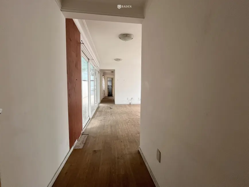 Foto 5 de Prédio Inteiro com 8 quartos para alugar, 600m2 em Centro, Balneario Camboriu - SC