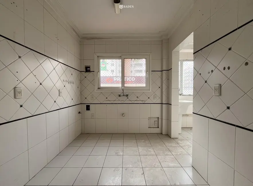 Foto 8 de Prédio Inteiro com 8 quartos para alugar, 600m2 em Centro, Balneario Camboriu - SC