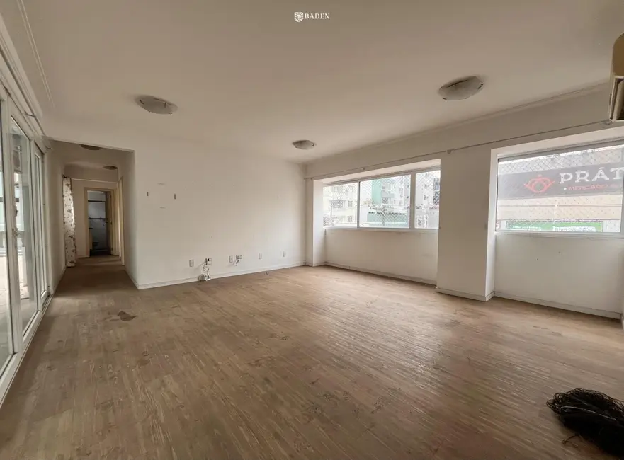 Foto 1 de Prédio Inteiro com 8 quartos para alugar, 600m2 em Centro, Balneario Camboriu - SC